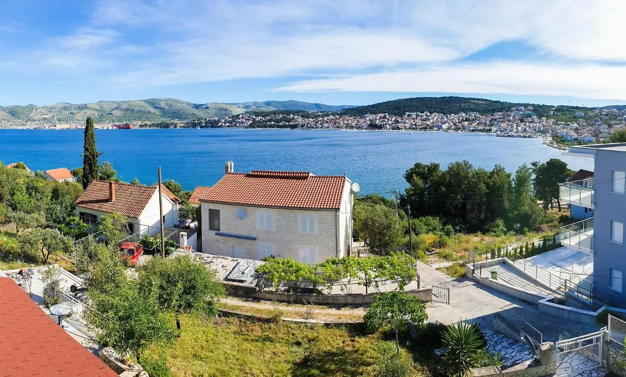 Villa Uno Trogir 0*,  Croatia
