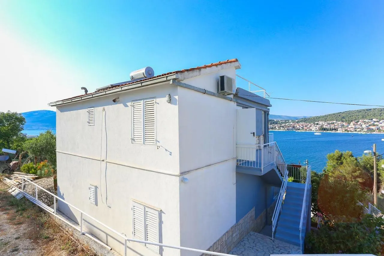 טרוגיר Villa Uno